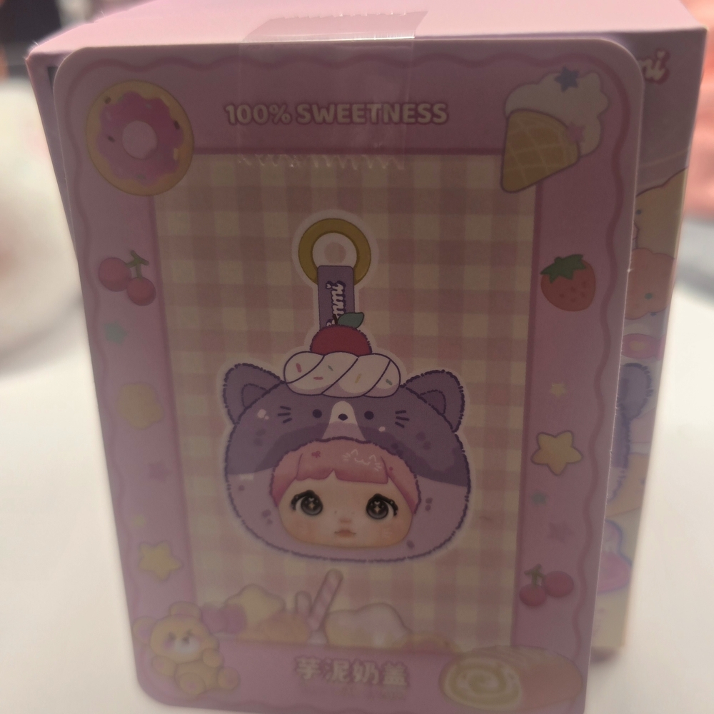 NIB NOMMIE 100% SWEETNESS KEYCHAIN CONFIRMED